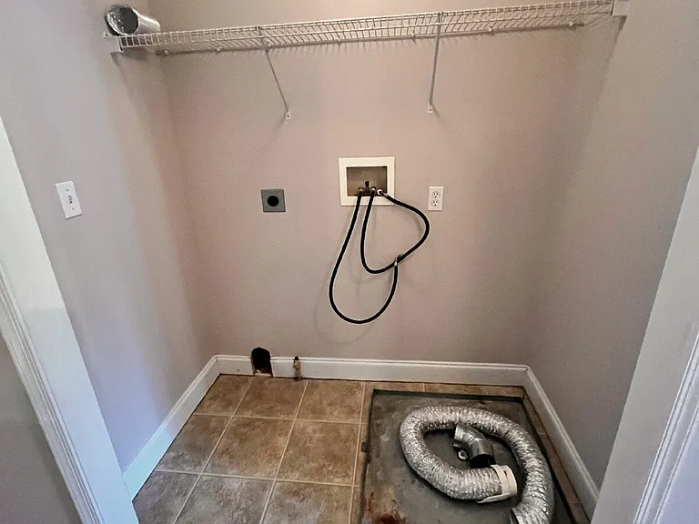 310 York St — Photo 16