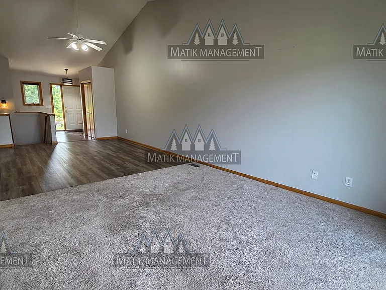 718 10th St SW — Photo 16