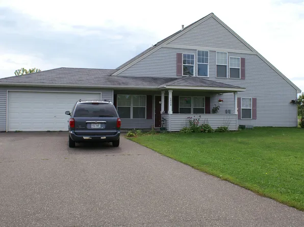 680 Circle Pine Dr #A, New Richmond, WI 54017