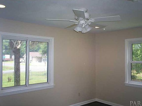 5th image of 1023 N 48th Ave