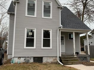 1205 S 14th St, Manitowoc, WI 54220