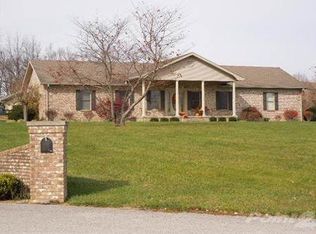 1309 Country Meadows Ln, Mount Sterling, KY 40353