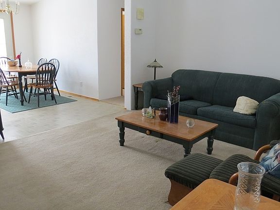 3rd image of 615 Pinnacle Dr