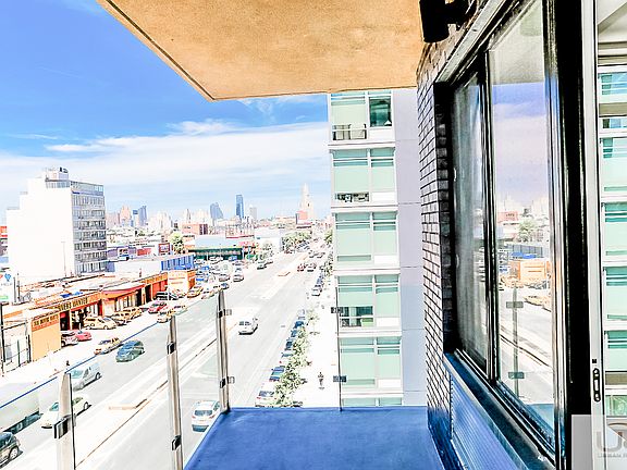 5th image of 278 6th St APT 5A