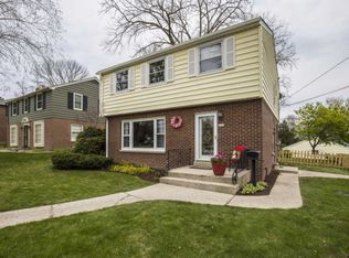 4312 N Alpine Ave, Shorewood, WI 53211