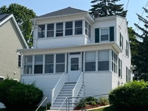 25 Fairgrove Ave, Lowell, MA 01851