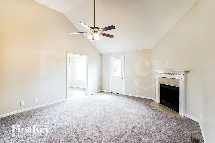3 bed, 2.0 bath, 1494 sqft, $1,780 — Photo 2