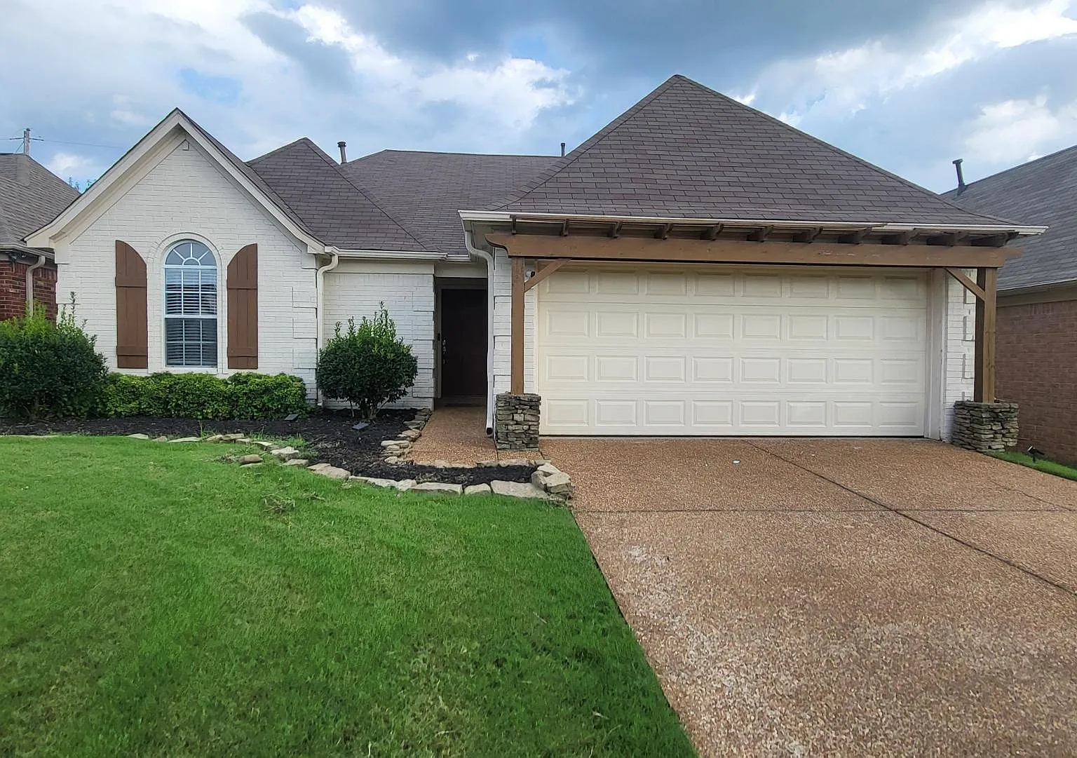 3 bed, 2.0 bath, 1392 sqft, $1,750 — Photo 2