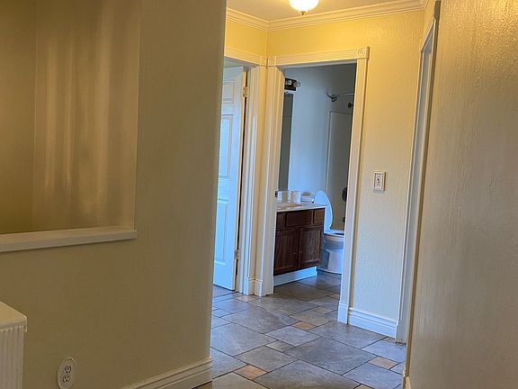 4th image of 491 Winchester Dr