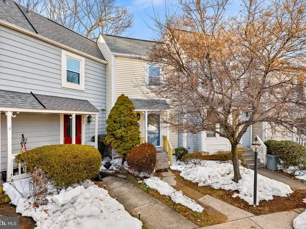 2148 Whisperwood Glen Ln, Reston, VA 20191