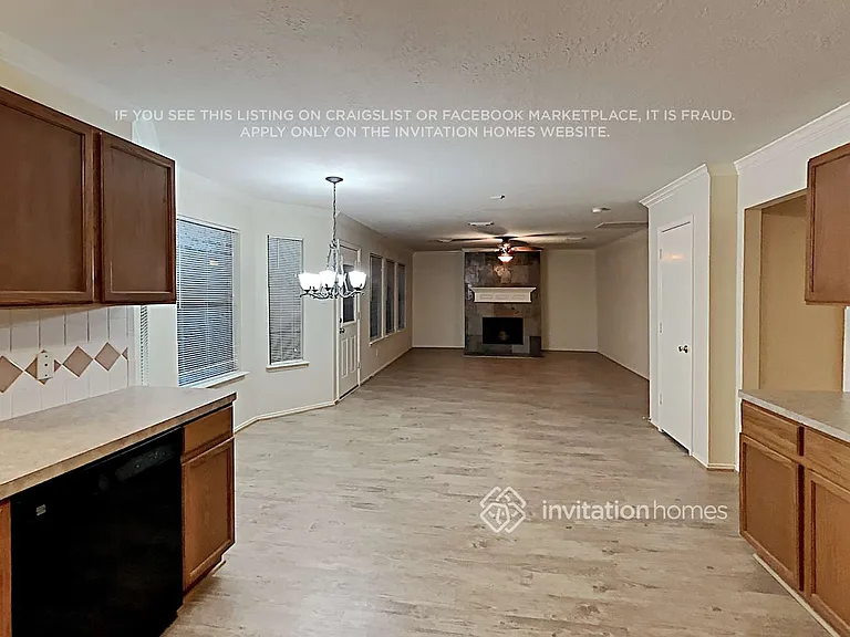 9818 Golden Prairie Ln — Photo 9