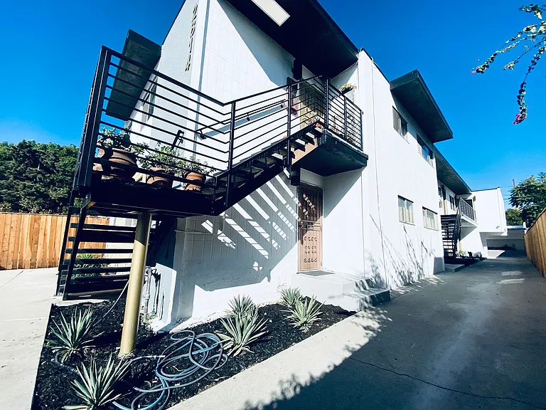 2814 Sichel Street Apartments — Photo 48