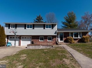 8000 Lenola St, Philadelphia, PA 19136