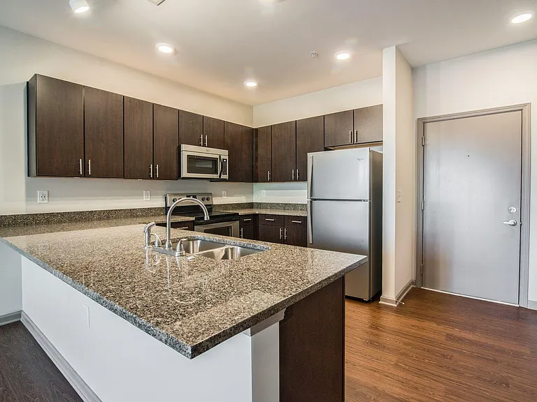Marvel Apartments — Photo 49