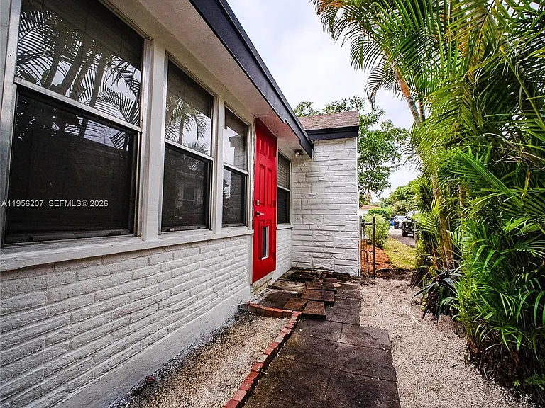 1500 NW 3rd Ave — Photo 3
