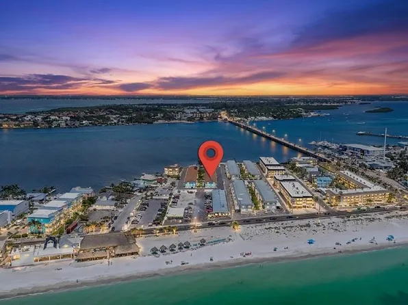 117 7th St N Unit 2, Bradenton Beach, FL 34217