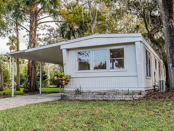 2nd image of 49 Windward Ct #49