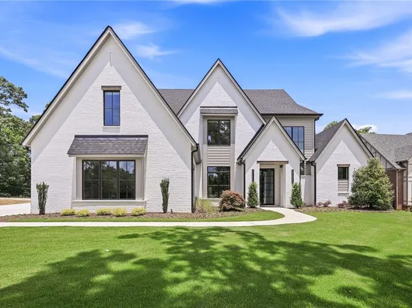 644 E Lake Dr, Gainesville, GA 30506
