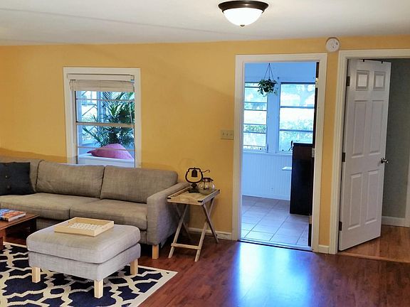 4th image of 1401 S Primrose Dr