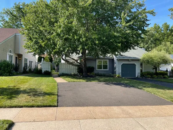 269 Woodstream Ct, Langhorne, PA 19047