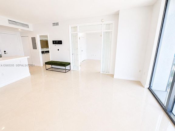 4th image of 90 SW 3rd St APT 3106