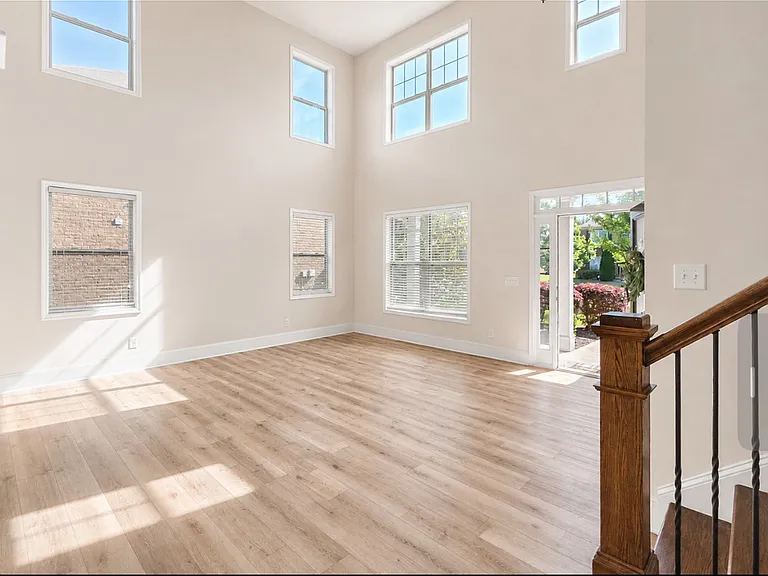 7770 Harbison Hollow Ln — Photo 8