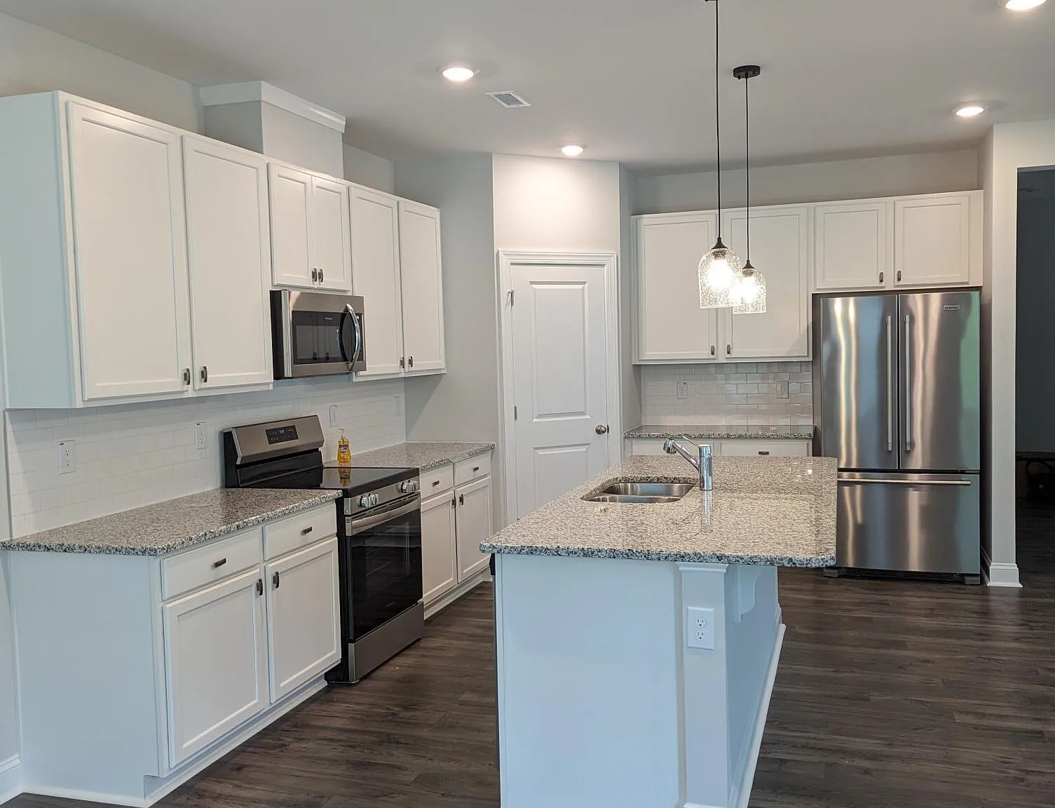 3 bed, 2.5 bath, $1,995 — Photo 3