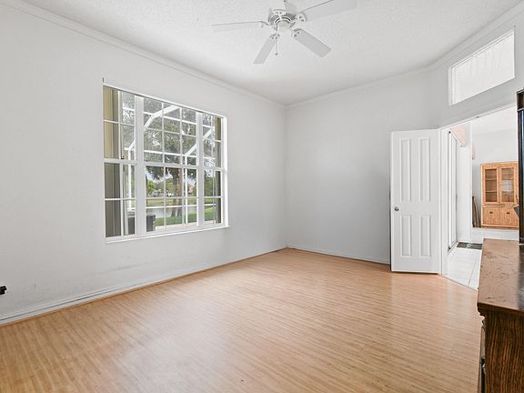 5th image of 424 Kelsey Park Drive
