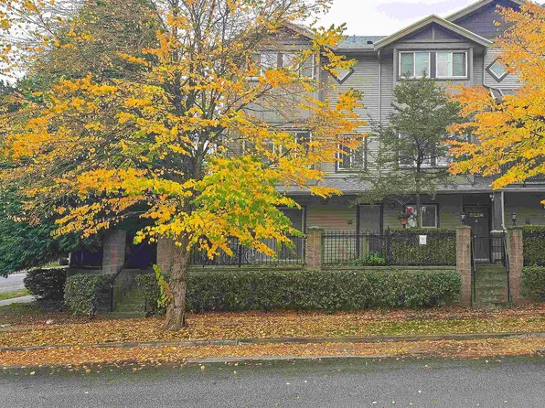 3139 Smith Ave #5, Burnaby, BC V5G 2S8