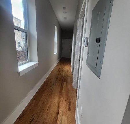 2nd image of 10 Marne St