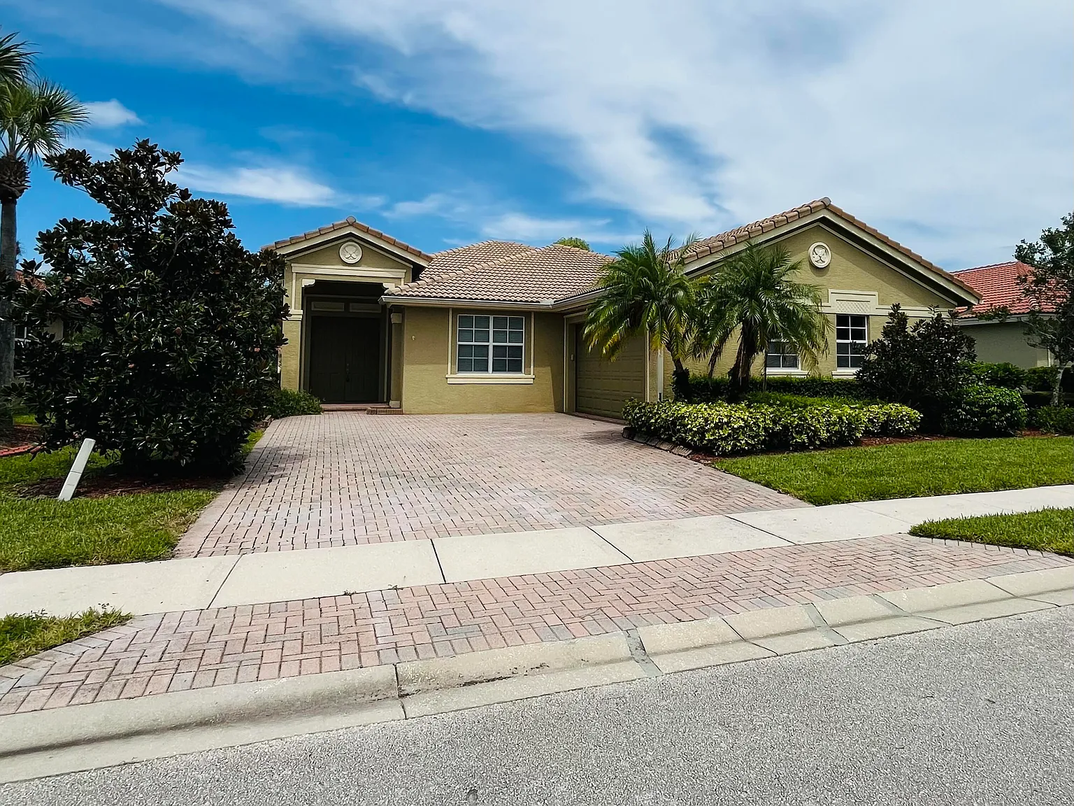 4 bed, 3.0 bath, 2510 sqft, $3,500 — Photo 1