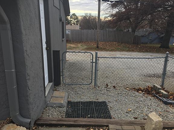 3rd image of 6119 Seward St