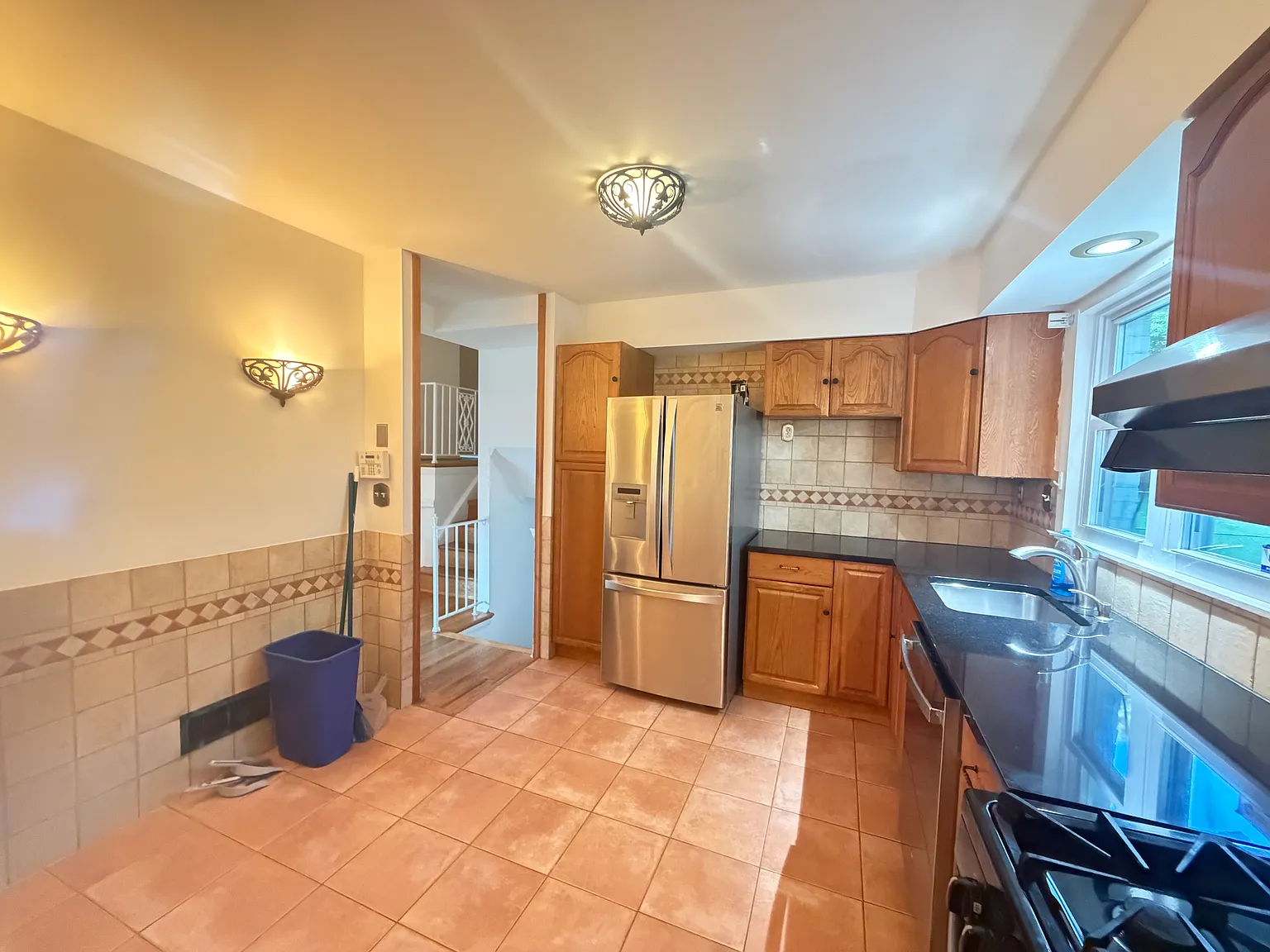 3 bed, 1658 sqft, $4,200 — Photo 4