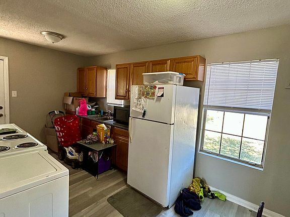 3rd image of 2614 36th St
