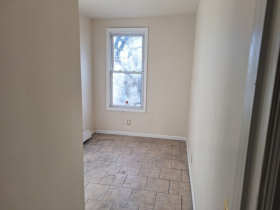 1st image of 114 Arlington Ave #1R