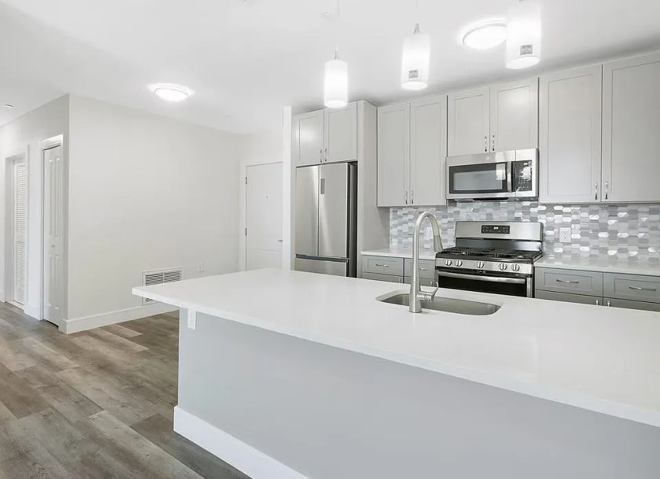 39 Cornelison Ave