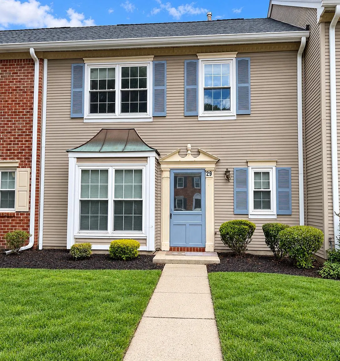 3 bed, 2.5 bath, $2,850 — Photo 1