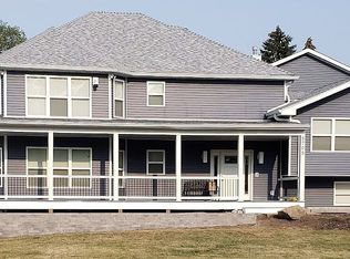 5705 Essex Rd, Lisle, IL 60532