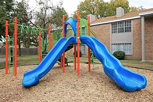 Autumn Woods Apartments Photo 1