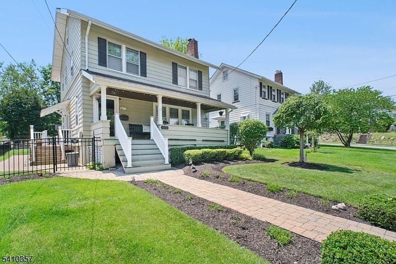 1st image of 122 Westover Ave