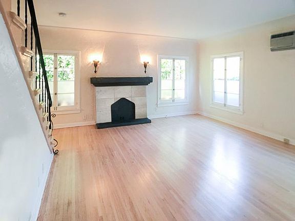 3rd image of 1909 N Commonwealth Ave APT 108
