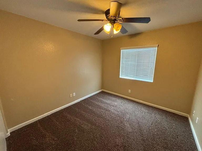 642 W Brewer Rd #122 — Photo 9
