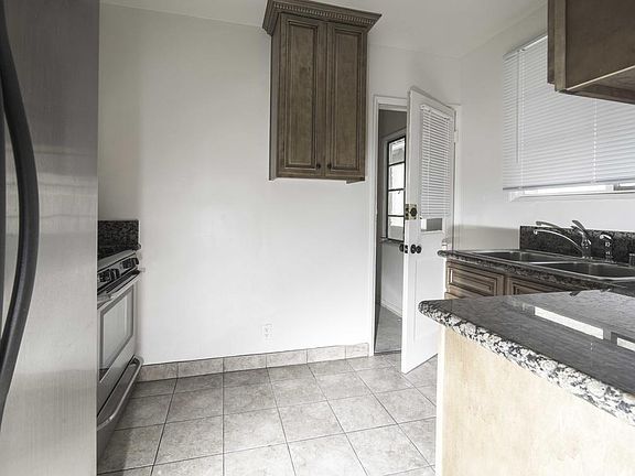 3rd image of 9933 Robbins Dr #9