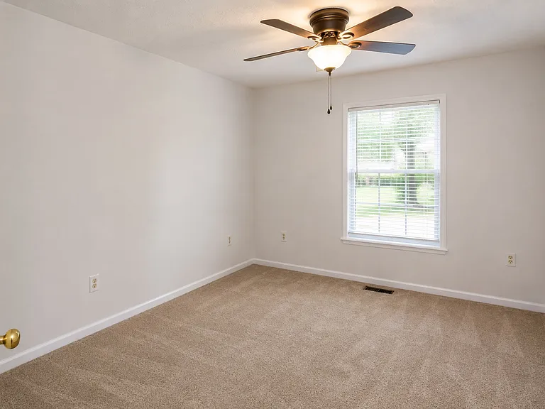 Wakefield Cir — Photo 11