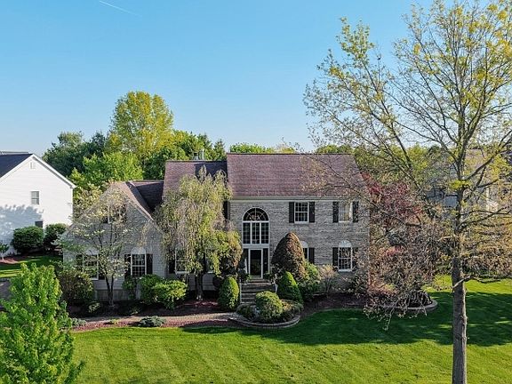 4th image of 2 Raddel Ct