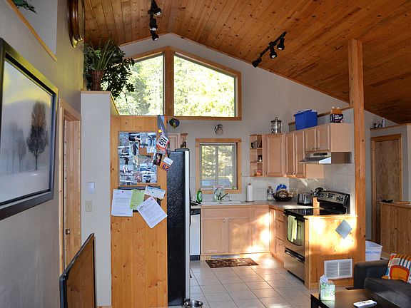 3rd image of 230 Bauxite Ln