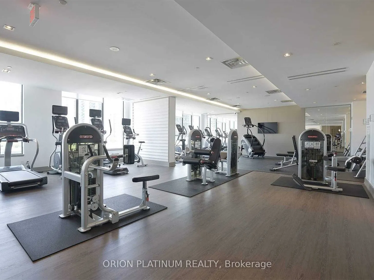2 bed, $2,400 — Photo 4