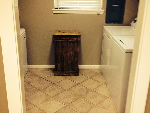 2nd image of 15476 Nell Lynn Ln