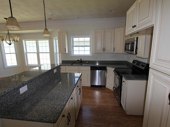 4th image of 708 Seneca Dr