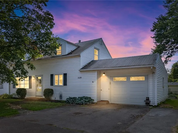 529 Fetzner Rd, Rochester, NY 14626